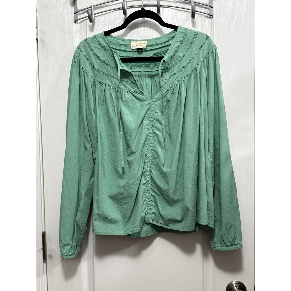 Universal Thread Peasant Blouse Women's L Sage Green Lace Trim Clipped Dot Large